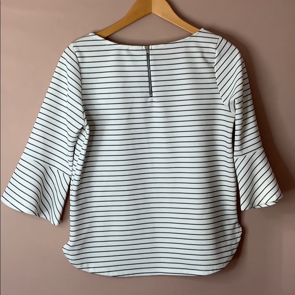 BLACK & WHITE ‘GREEN ENVELOPE’ TOP!! - Picture 4 of 7